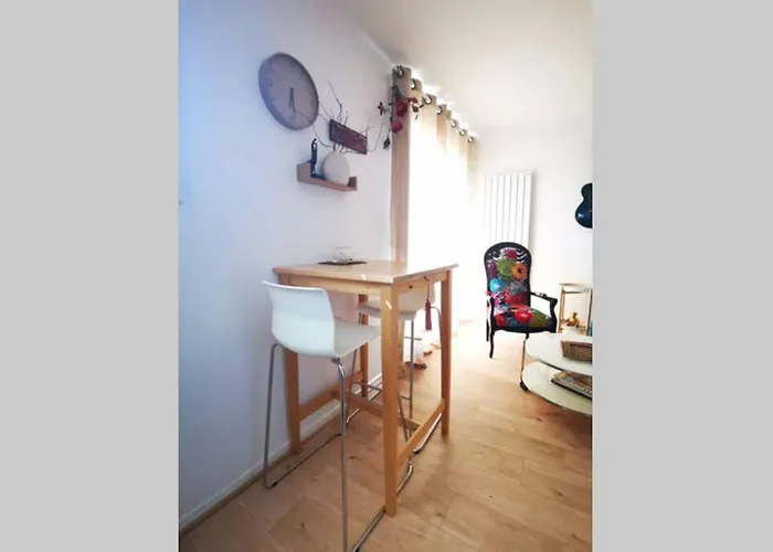 Boheme, Parking, Proche Aeroport, Meett & Airbus *