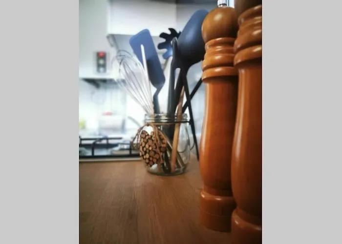 Boheme, Parking, Proche Aeroport, Meett & Airbus *