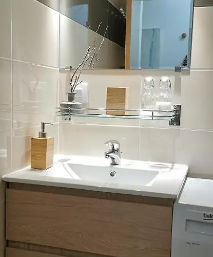 Boheme, Parking, Proche Aeroport, Meett & Airbus